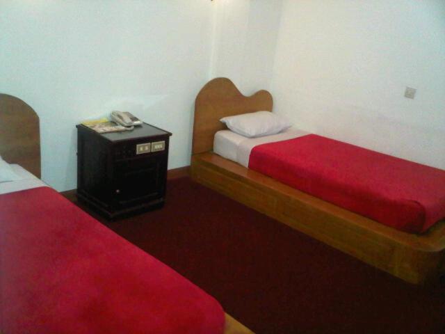 Ambun Suri Hotel Букіттінгі Номер фото