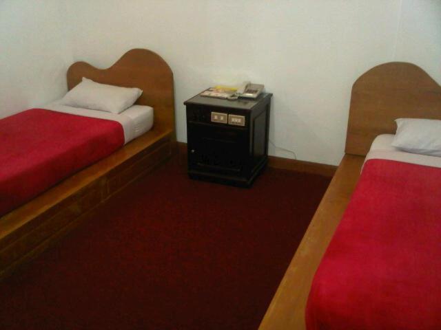 Ambun Suri Hotel Букіттінгі Номер фото