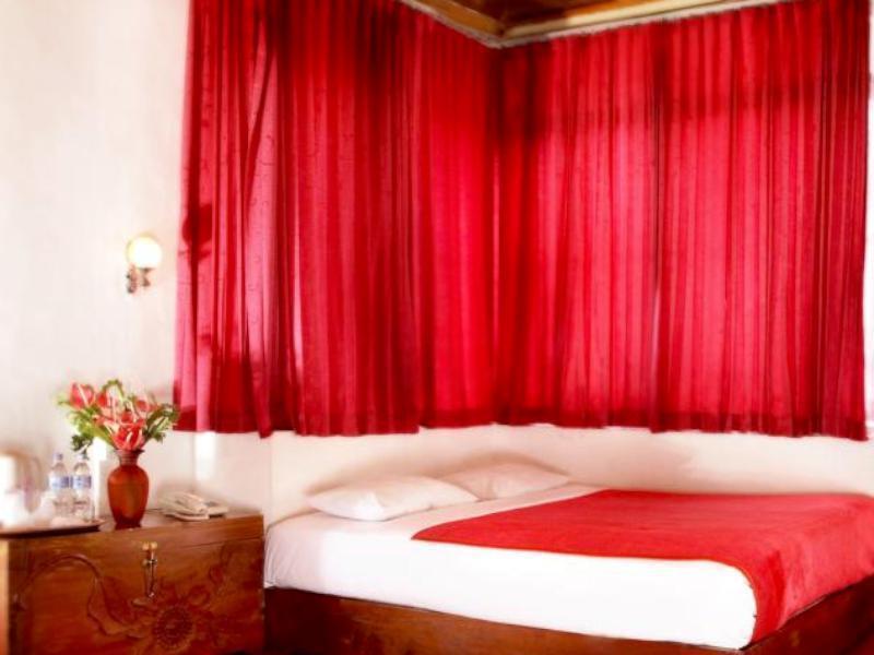 Ambun Suri Hotel Букіттінгі Екстер'єр фото