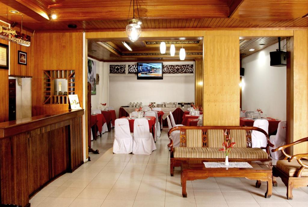 Ambun Suri Hotel Букіттінгі Екстер'єр фото